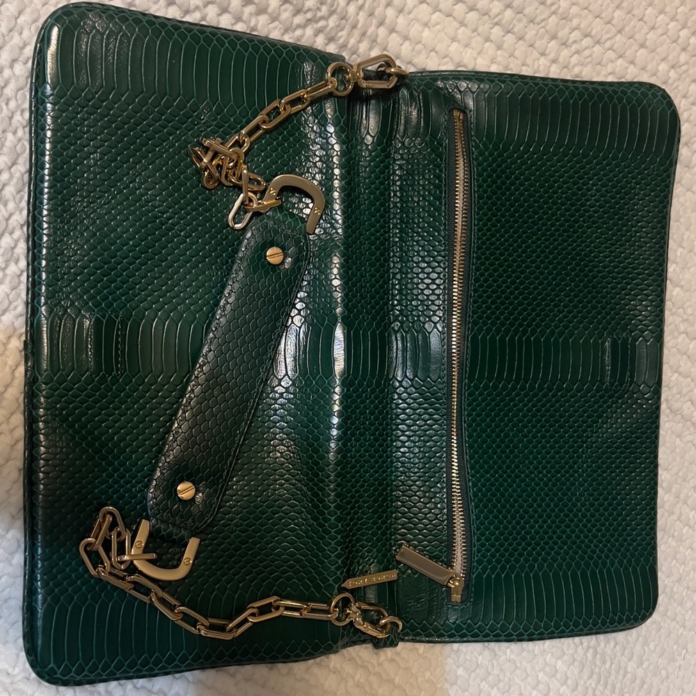 Tory Burch Emerald Snake-Embossed Leather Logo Clutch - Picture 2 of 3
